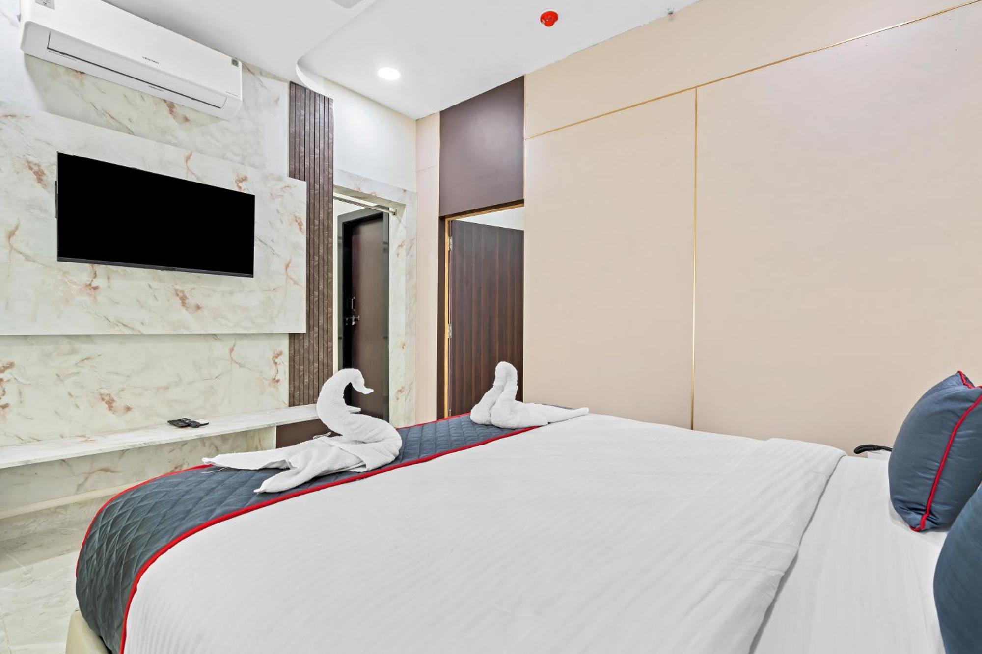 Hotel Sky Land Khammam Exterior photo