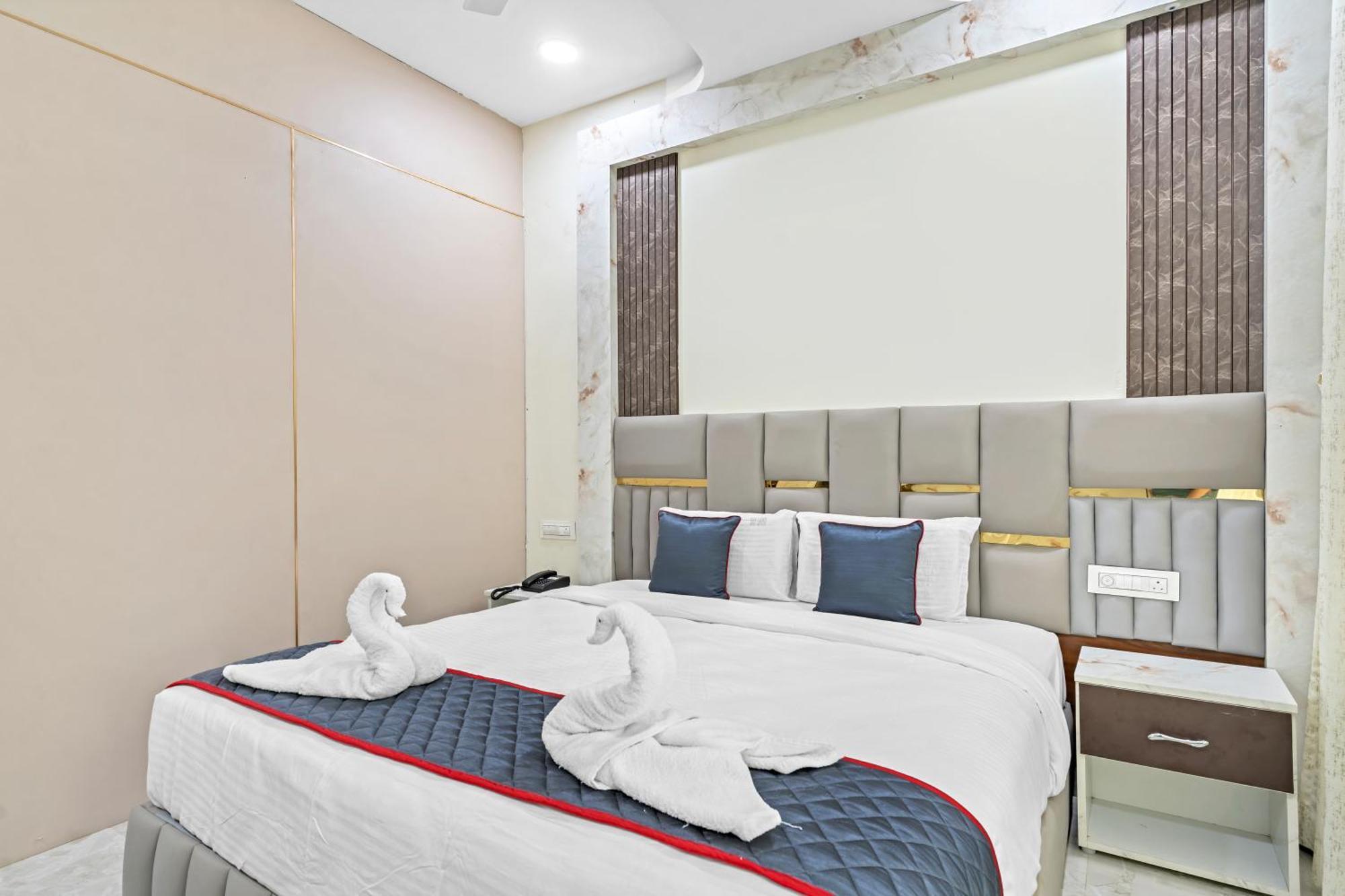 Hotel Sky Land Khammam Exterior photo