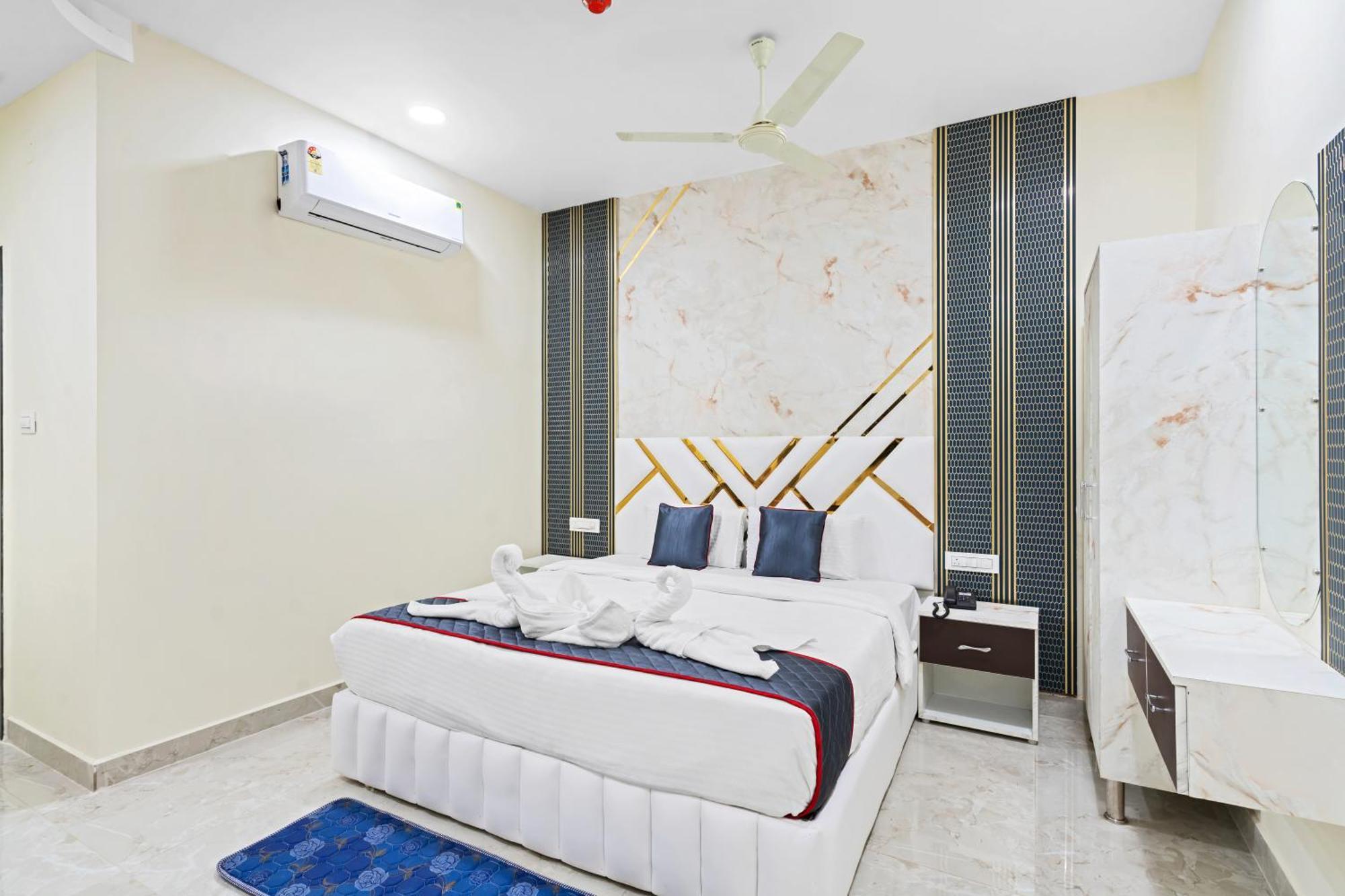 Hotel Sky Land Khammam Exterior photo